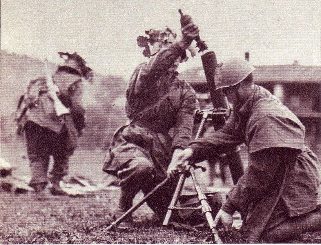 784px-Waffen_ss_italiane_estate_1944