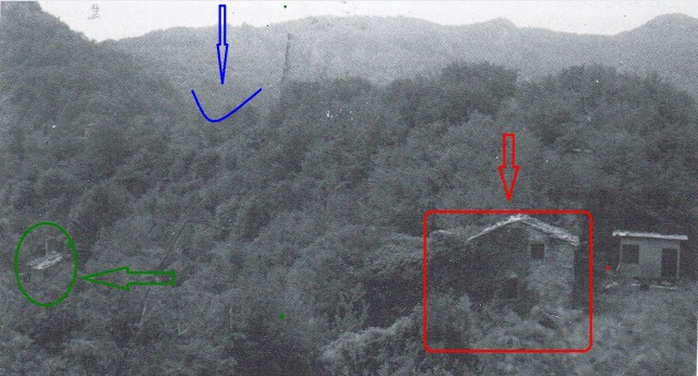 La Porta di Farnocchia. La Casetta Bianca (in rosso), la casa dei Battistini (verde), la Foce di Compito (blu)